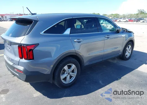 2022 Kia Sorento Lx z USA, uszkodzony, nr VIN 5XYRG4LCXNG123788